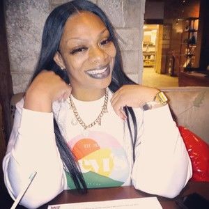 Meet your Posher, Latisha